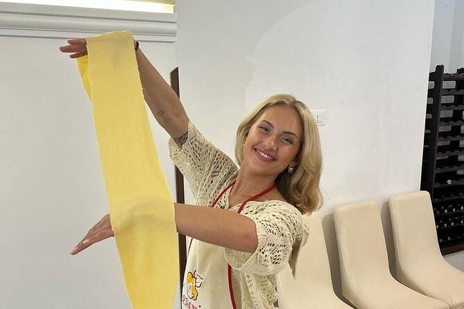Cooking class with Pasta, mozzarella and Tiramisu with wine - Step 2: Handmade pasta (tagliatelle-style) that you can actually repeat