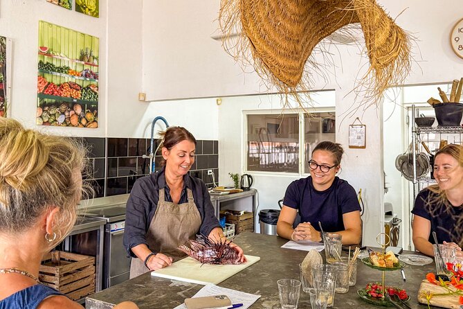 Curaçao Cooking Class - Lunch outside: wine, coffee, tea, and the satisfaction of eating your own work