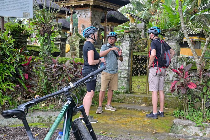Cycling and Cooking Class in Ubud - The traditional market stop: spices and produce that power your cooking