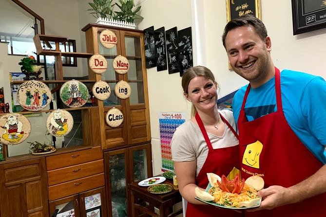 DaNang Farm-to-Table Cooking Class with Market and Coffee Tasting - Guides who speak English and French, and actually help you cook