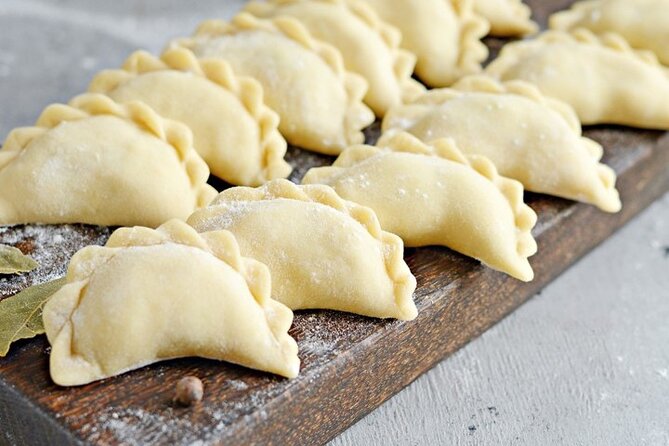 Dinner Cooking Class - Prezels, Dumplings, Apple Strudel & Music - Why Salzburg pretzels and Mozart songs belong on the same dinner plate