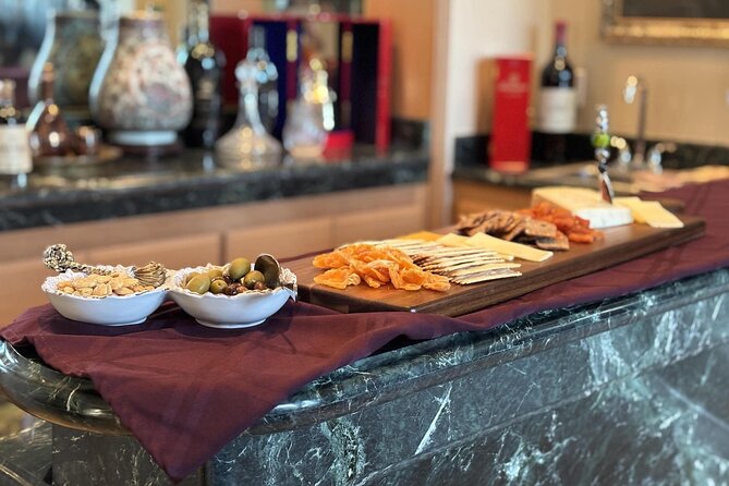 Easy and Elegant French Cooking Class with Wine near Laguna Beach - Lunch with French wine: how the meal is served and enjoyed