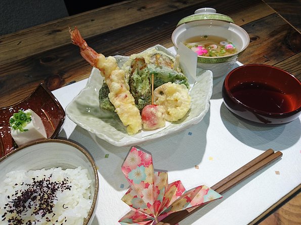 Enjoy artistic TEMPURA Cooking Class - Why this Osaka tempura class makes sense on a trip