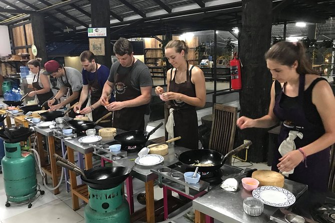 Evening Cooking Class in Organic Farm with Local Market Tour - Key highlights at a glance