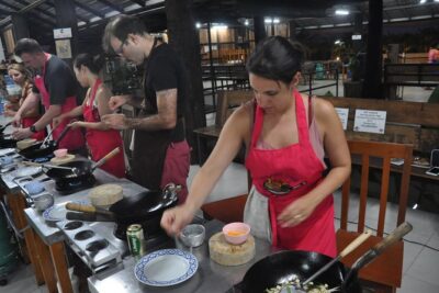Evening Cooking Class in Organic Farm with Local Market Tour - Curry Paste Basics and the Six-Dish Cooking Session