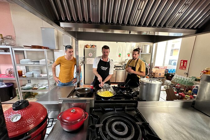 Evening Spanish Tapas Cooking Class with Live Guitar Music - Key points to know before you book
