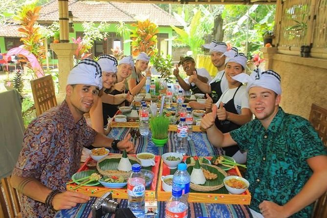 Exclusive Authentic Balinese Cooking Class at Family home - The open kitchen setup: your station matters more than the scenery