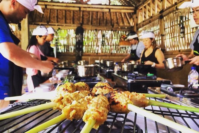 Exclusive Authentic Balinese Cooking Class at Family home - Welcome drink, spice testing, and why the class starts with taste