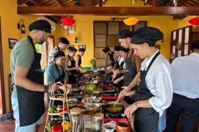 Express Cooking Class at Faifoo Central Restaurant - The 2.5-hour rhythm: welcome drinks, 4 dishes, and then you eat
