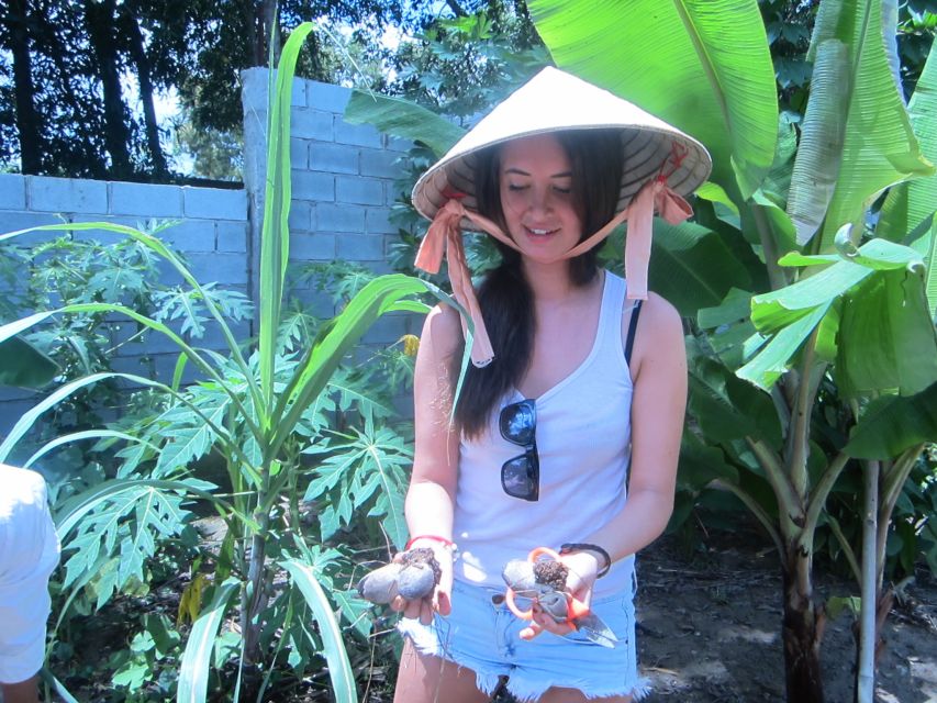 Farm-To-Table Healthy Cooking Class: Half-Day Tour - Picking ingredients like a Vietnamese farmer