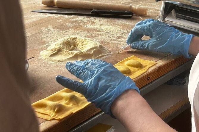 Fettuccine Pasta Cooking Class in Rome City Center - Small group size and instructor style: why you get real help