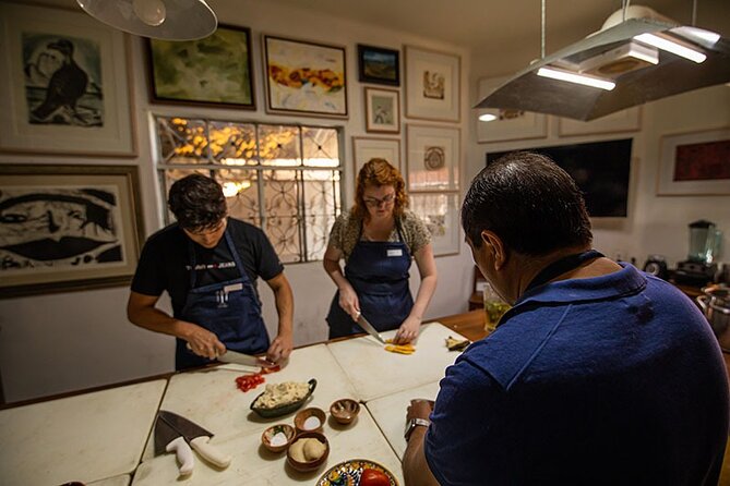 Flavors of Oaxaca: Cooking Class with No Set Menu and Local Market Tour - Drinks, Lunch, and Group Dynamics in a 4.5-Hour Day