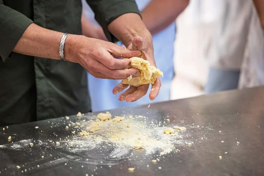 Florence: Handmade Pasta & Dessert Class with Unlimited Wine - Timing, comfort, and the language details that affect your experience