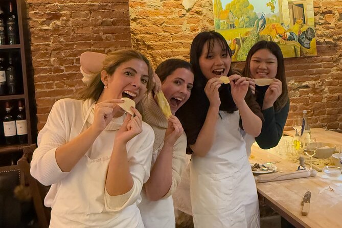 Florence: Pasta & Tiramisu Cooking Class with lots of Good Wine - Ravioli Shaping: Spinach-Ricotta Filling and Clean Seals