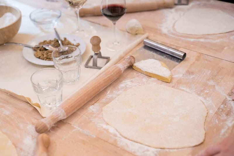 Florence: Premium Pasta Cooking Class with Tiramisu & Wine - Where the Duomo and Medici stories meet your cutting board