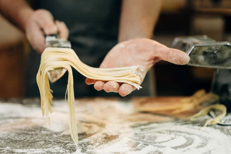Florence: Tuscan cooking class with handmade pasta and wine - Making Ravioli, Tortelli and Pappardelle in Central Florence