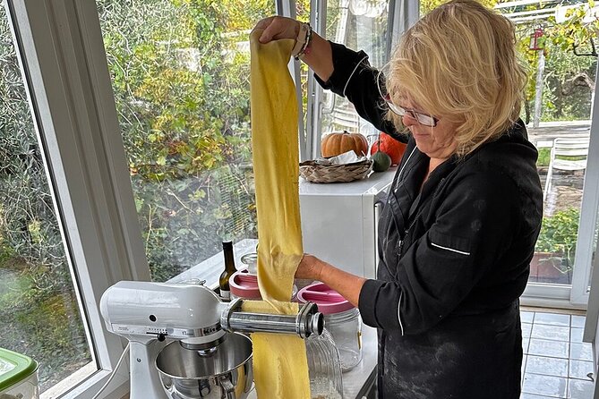 From Rome: Pasta Fresca Cooking Class in a Farmhouse with a Local - Getting Your Hands Dirty: Learning Pasta the Helpful Way
