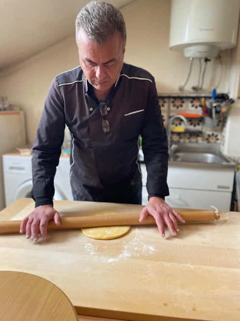 Funny cooking class with chef Antonino - Bologna’s Apartment Kitchen: Chef Antonino’s Funny Pasta Class