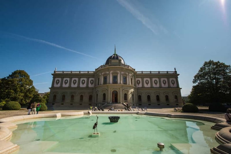 Geneva: City Tour and Fondue Cooking Class, Swiss Folklore - Geneva’s street-level mix: international sights and Old Town basics