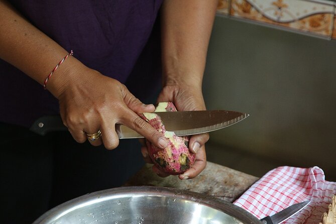 Gianyar Market Visit & Cooking Class in Ubud with Kadek & Putu - How Gianyar Market sets up your Balinese cooking
