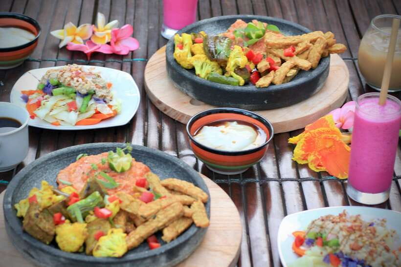 Gili air: Kaktus traditional cooking class - What You’ll Cook: Nasi Goreng, Rendang, and Session Variations