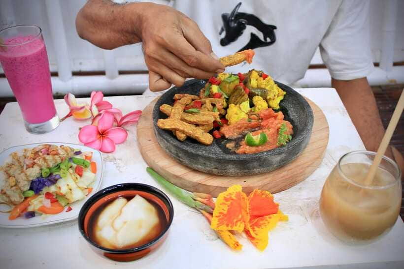Gili air: Kaktus traditional cooking class - Your Chef and the Small-Group Advantage (Up to 2 People)