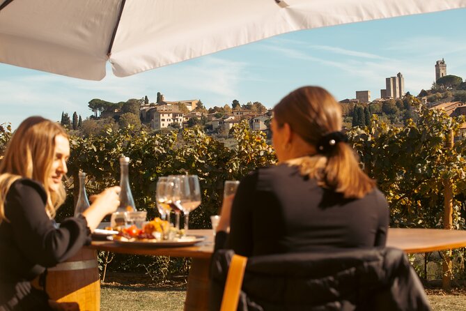 Golden Grains & Gourmet Pasta Cooking Class - Arriving at Podere La Marronaia outside San Gimignano