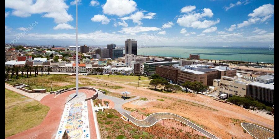 GQ: City Walking Tour & African Cuisine Cooking Class - Markets, drinks, and a quick arts-and-crafts stop