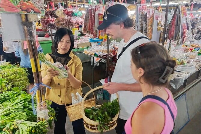 Half Day Chiang Mai Cooking Class and Market Taste Tour - Getting there: meeting point and the free pickup radius