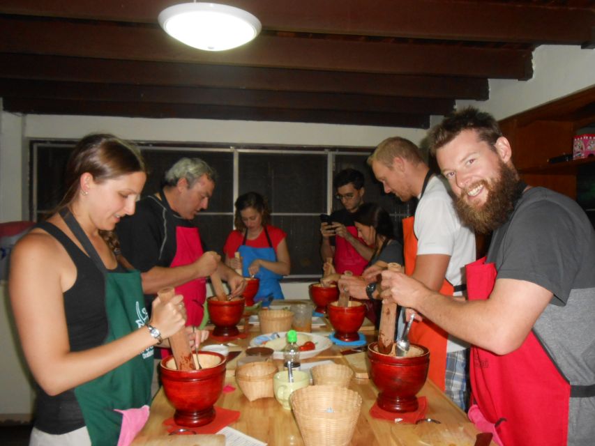 Half-Day Cooking Class with Market Tour - Morning vs evening class: which fits your Chiang Mai day