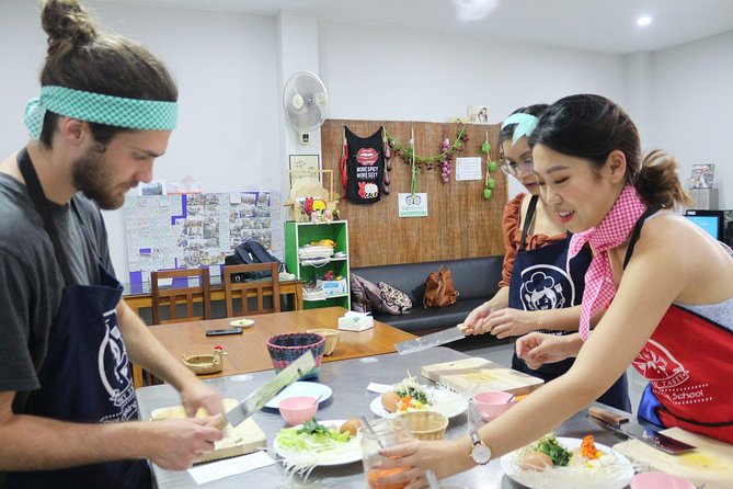 Half Day Evening Cooking Class with Market Tour in Chiang Mai - The Kitchen Setup: Hands-on Cooking in an English-Led, Friendly Environment