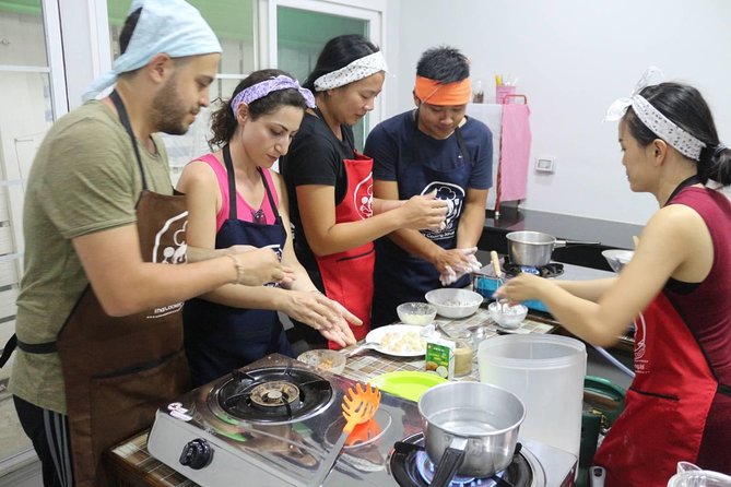 Half Day Morning Cooking Class with Market Tour in Chiang Mai - The Shift From Market Bags to a Real Cooking Class