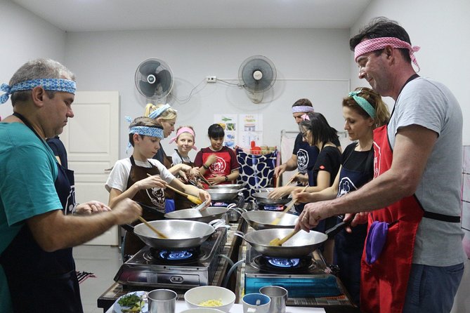 Half Day Morning Cooking Class with Market Tour in Chiang Mai - Cooking Multiple Dishes Without Feeling Rushed