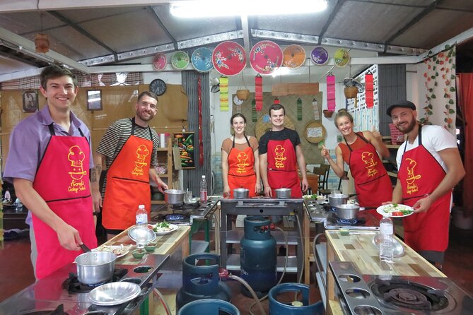 Half-Day Thai Cooking Class and Market Tour From Chiang Mai - From Tha Phae Gate to Kitchen Prep: The Logistics That Affect Your Day