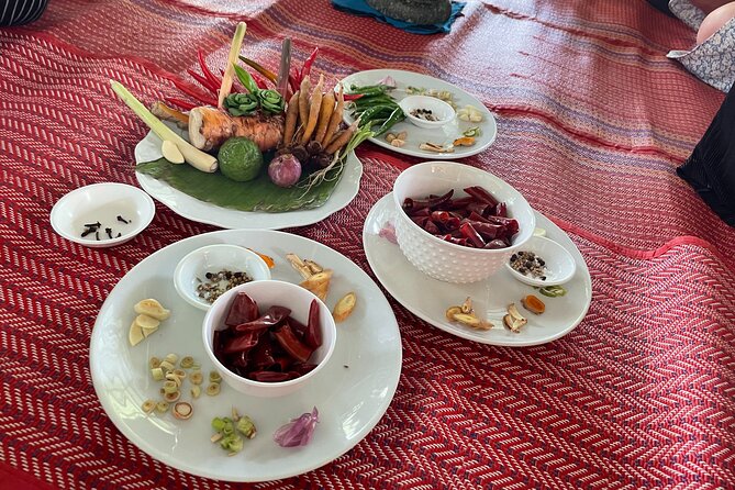 Half-Day Thai Cooking Class at Organic Farm in Chiang Mai - The Market-to-Station Rhythm: Cooking in a Small Group (Max 12)
