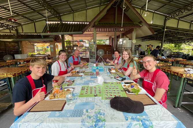 Half-Day Thai Cooking Class at Organic Farm in Chiang Mai - Eating Together: The Relaxing Finish (And the Big Amount of Food)