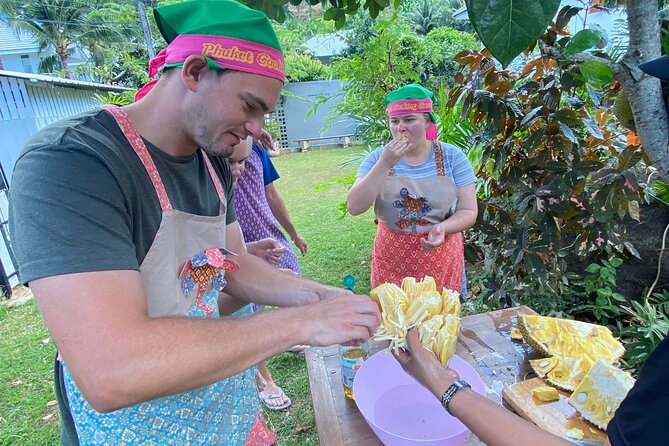 Half day Thai cooking Class + Market tour+Garden tour - Banzaan Fresh Market: a short second browse in the Patong area