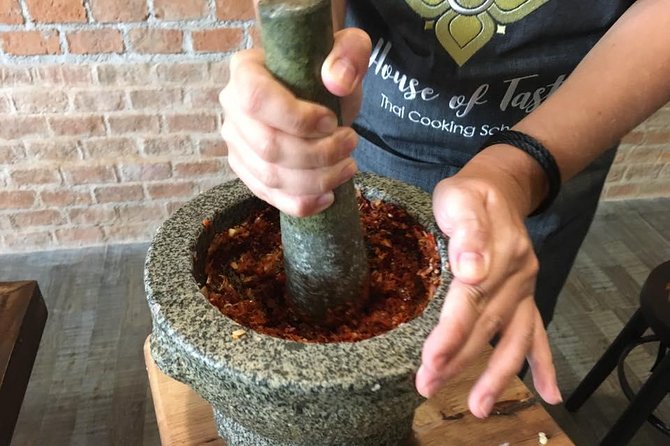 Hands on Thai Cooking Class and Market Tour - Logistics that matter: meeting point, walking, lockers, and timing