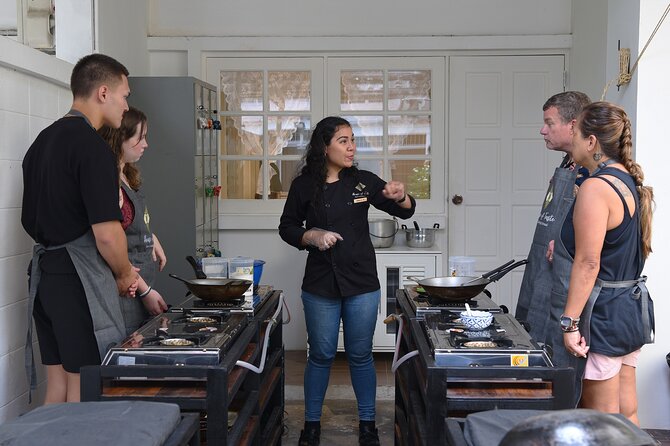 Hands-on Thai Cooking Class & Market Tour in Sukhumvit - Your Four-Dish Lineup by Day (Pick Based on Cravings)