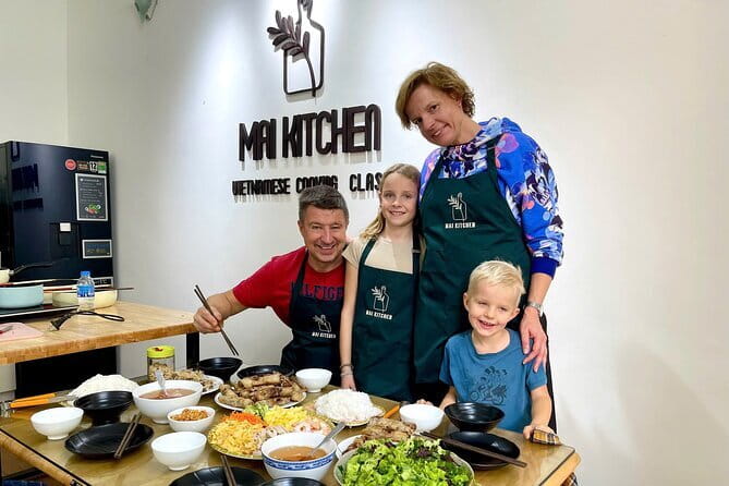 Hanoi: Cook 2–5 Vietnamese Dishes With Traditional Tea Ceremony - Logistics that make the class easier (not harder)