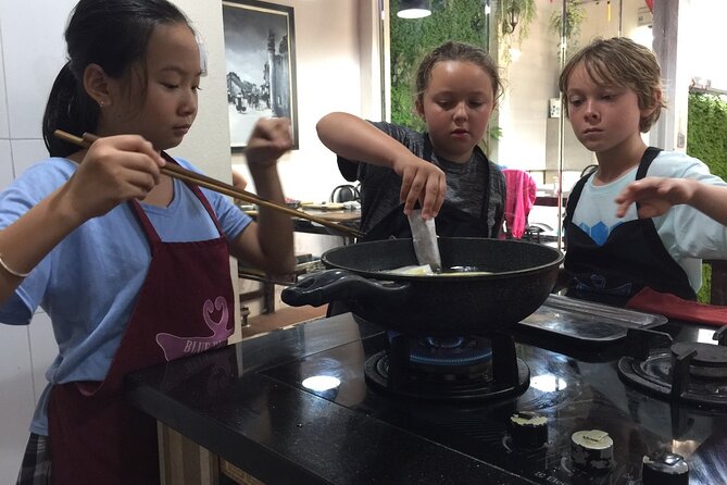 Hanoi Cooking Class and Market Tour in Ancient House - The Meal: Lunch or Dinner, Local Drinks, and Seasonal Fruit