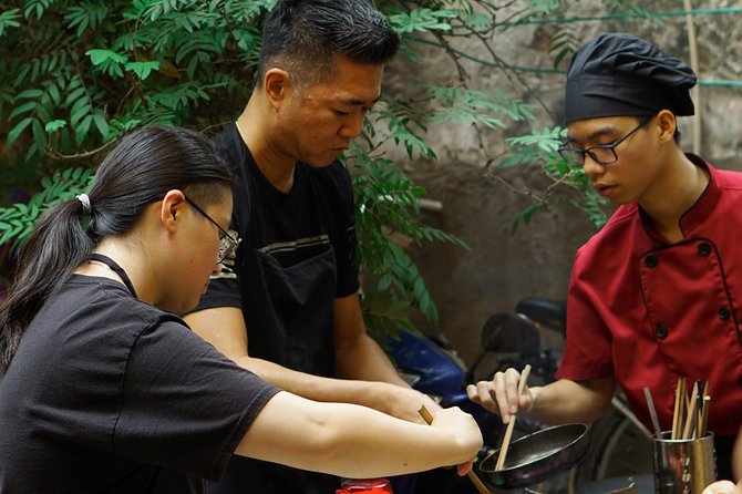 Hanoi Cooking Class in Hidden Villa with Free Pick-Up - The meal, the wine, and the drinks that match what you’re eating