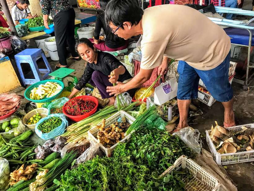Hanoi Food Adventure: Vietnamese Market Tour & Cooking Class - Walking the wet market like a local (and why it matters)