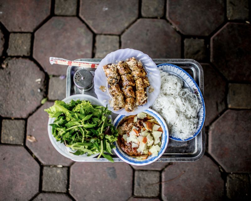Hanoi’s Culinary: Authentic Cooking Class and Local Market - The villa kitchen setting: the relaxed place to cook
