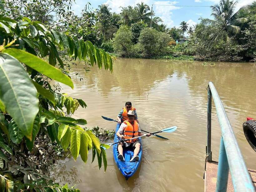 Ho Chi Minh City: Mekong Delta Tour with Sampan Journey - Vinh Trang Pagoda in My Tho: a calm cultural reset