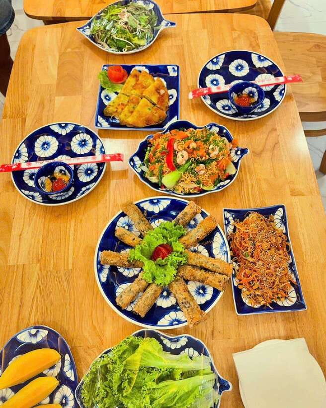 Hoi An: Basket Boat Ride, Cooking Class by Hangcoconut - Cooking Class at Hangcoconut: Turning Ingredients Into Vietnamese Dishes