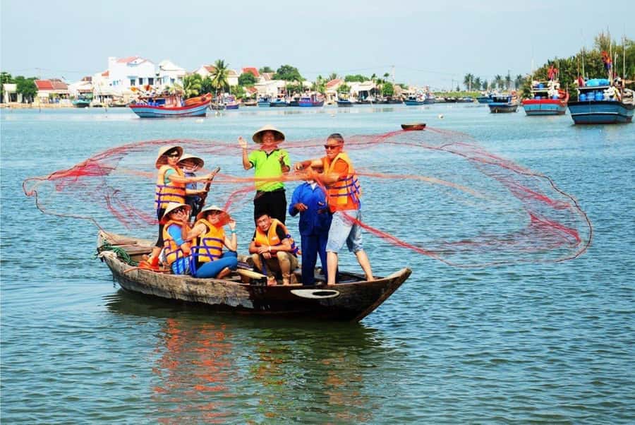 Hoi An: Basket Boat with Lantern-Making & Cooking Class Tour - Lunch You Prepared: A Real Meal, Not Just Samples