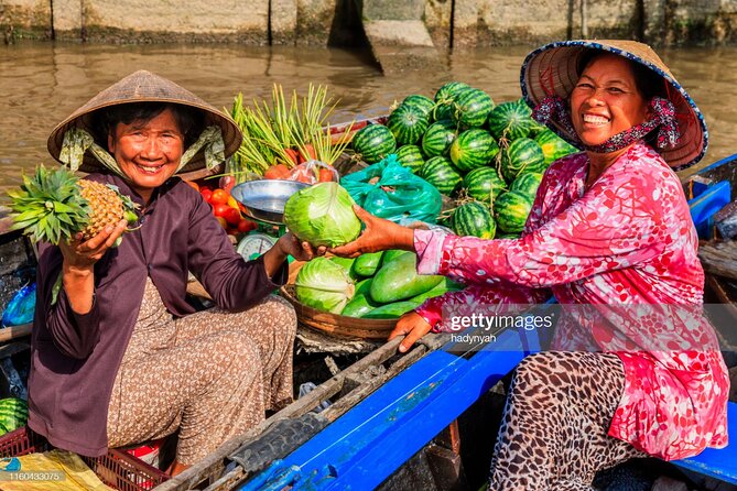 Hoi An Charming: Bamboo Basket, Local Viallage & Cooking Class - Stop 2: Hoi An Market With a Chef (Yes, It’s Useful)