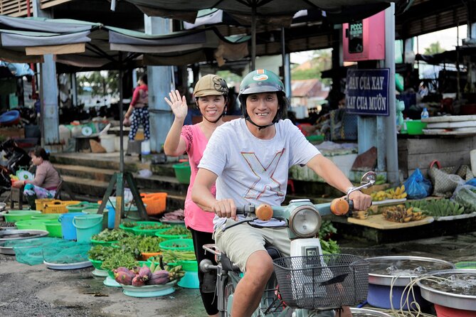 Hoi An Charming: Bamboo Basket, Local Viallage & Cooking Class - Stop 1: Hoi An Ancient Town Quick Check-In