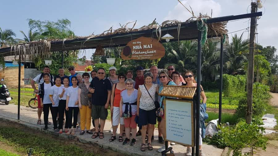 Hoi An Cooking Class With Market and Bamboo Basket Boat Tour - Shopping with Hung at a Real Hoi An Market